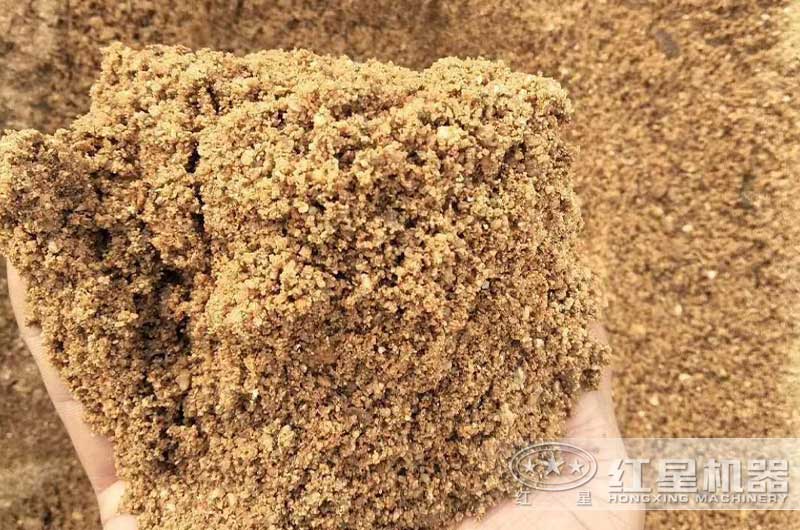 鵝卵石制成的機(jī)制砂，比天然砂還好用